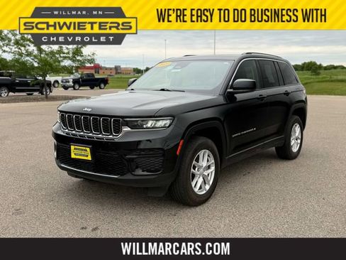 Used 2023 Jeep Grand Cherokee Laredo AWD/4WD image 1