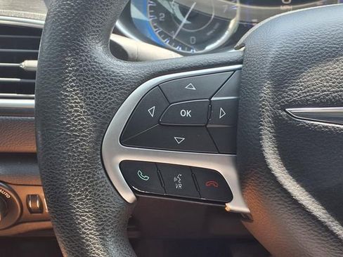 Used 2015 Chrysler 200 Limited FWD image 21