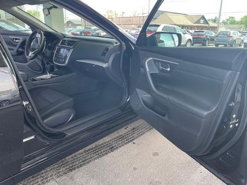 Used 2017 Nissan Altima 2.5 SR FWD image 12