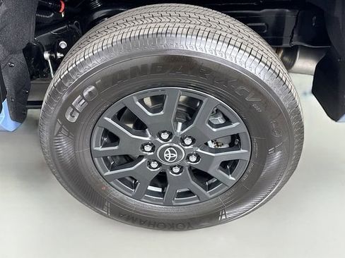 Certified 2026 Toyota 4Runner SR5 AWD/4WD image 29