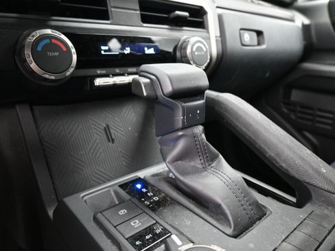 Certified 2024 Toyota Tacoma SR5 AWD/4WD image 30