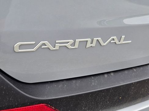 New 2026 Kia Carnival EX image 12