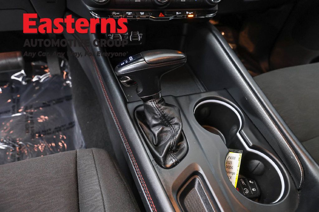 Used 2025 Dodge Durango GT RWD image 13
