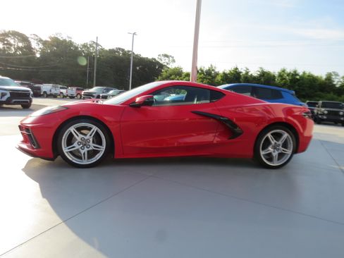 Used 2021 Chevrolet Corvette Stingray Preferred Cpe w/ 2LT RWD image 2