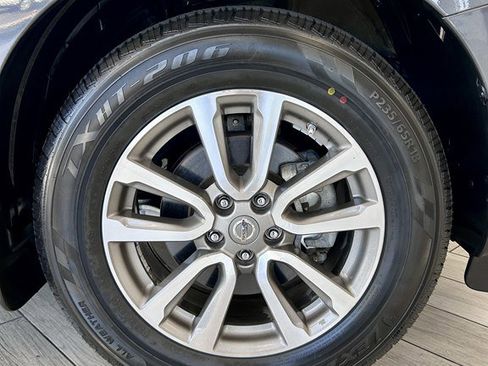 Used 2014 Nissan Pathfinder SV w/ Trailer Tow Package FWD image 20