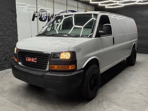 Used 2023 GMC Savana 2500 Extended RWD image 3