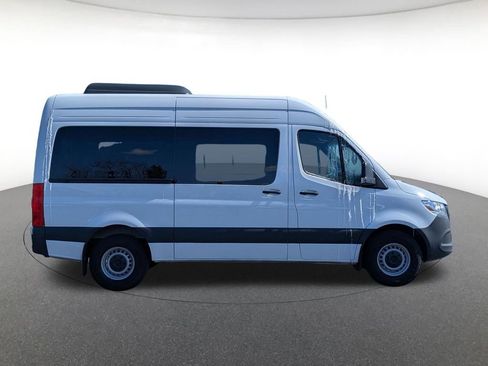 Used 2024 Mercedes-Benz Sprinter 2500 image 4
