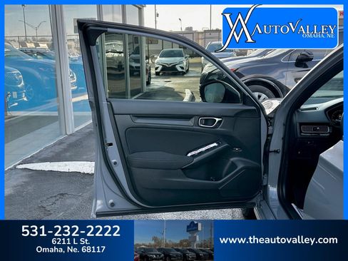 Used 2025 Honda Civic Sport image 11