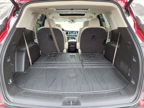 Used 2019 Buick Enclave Essence image 13