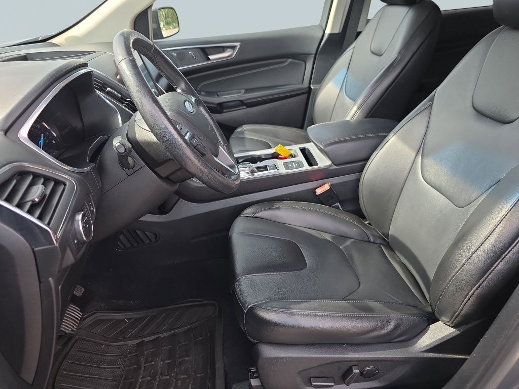 Used 2021 Ford Edge Titanium AWD/4WD image 11