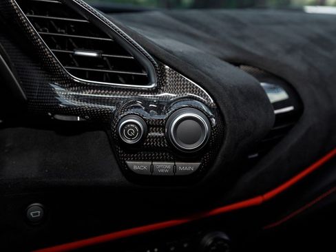 Used 2019 Ferrari 488 Pista Coupe RWD image 24