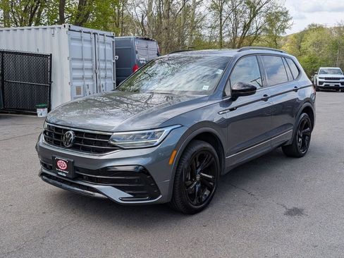 Used 2024 Volkswagen Tiguan SE R-Line AWD/4WD image 10