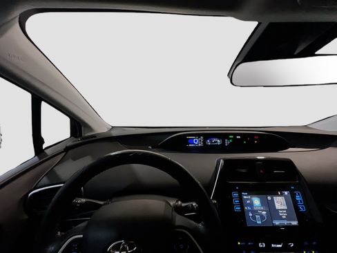 Used 2017 Toyota Prius Prime Plus w/ Carpet Mat Package FWD image 7