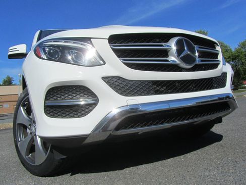Used 2016 Mercedes-Benz GLE 350 w/ Premium Package image 1