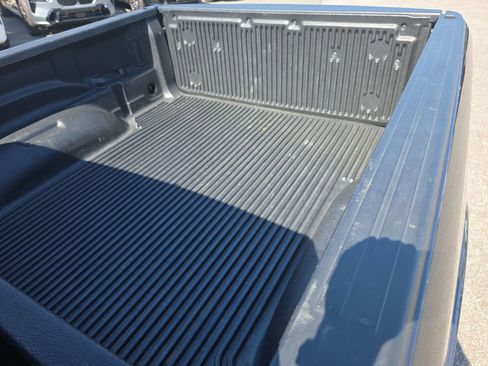 Used 2022 RAM 1500 Laramie AWD/4WD image 11