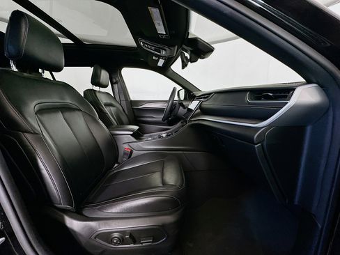 Used 2024 Jeep Grand Cherokee L Limited w/ Luxury Tech Group II image 34