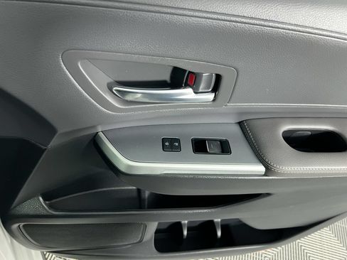 Used 2023 Toyota Sienna XSE FWD image 25