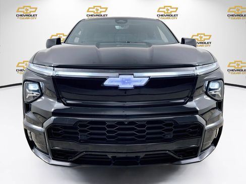 Used 2024 Chevrolet Silverado EV RST AWD/4WD image 2