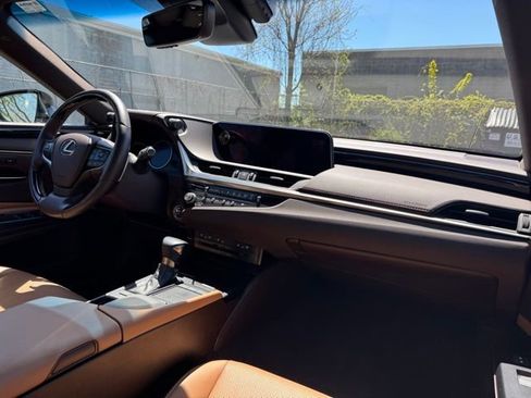 Used 2021 Lexus ES 300h w/ Premium Package FWD image 17