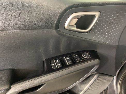 Used 2021 Kia Soul S image 15