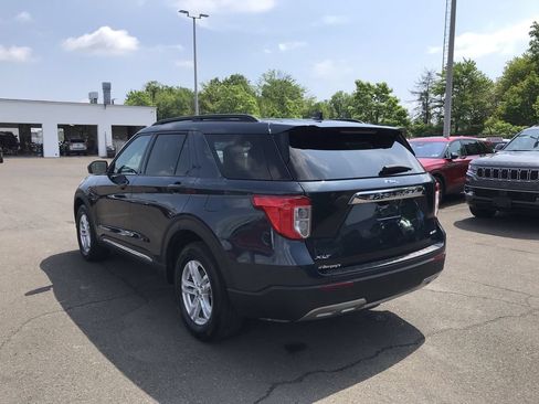 Used 2024 Ford Explorer XLT w/ Equipment Group 202A AWD/4WD image 3