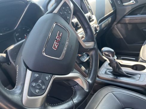 Used 2022 GMC Canyon Denali image 26