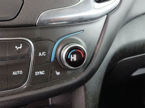 Used 2020 Chevrolet Equinox LT image 25