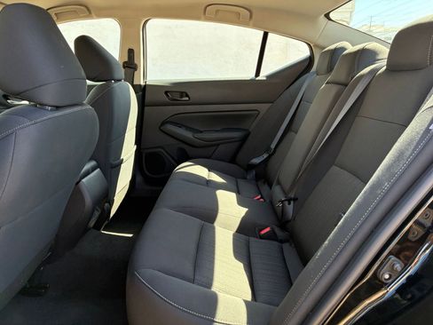 Used 2025 Nissan Altima 2.5 SV FWD image 25