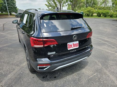 Used 2024 Volkswagen Taos SE AWD/4WD image 3
