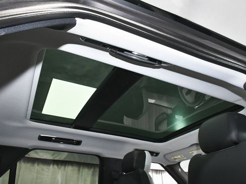 Used 2023 Land Rover Range Rover Sport SE Dynamic image 59