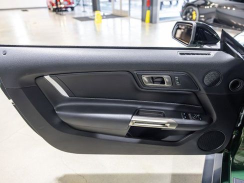 Used 2022 Ford Mustang Shelby GT500 w/ Carbon Fiber Track Pack RWD image 31