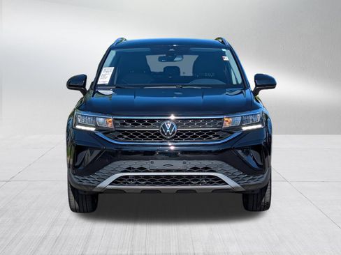 Certified 2024 Volkswagen Taos SE AWD/4WD image 2