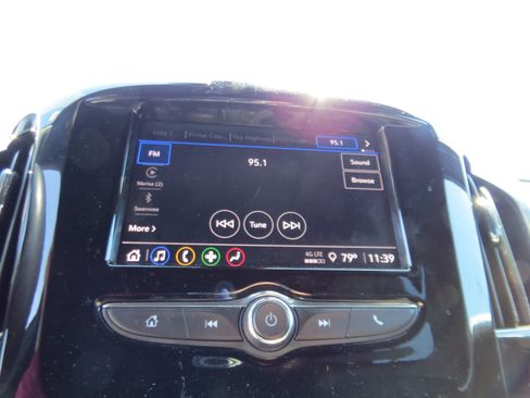 Used 2022 Chevrolet Traverse LT FWD image 20