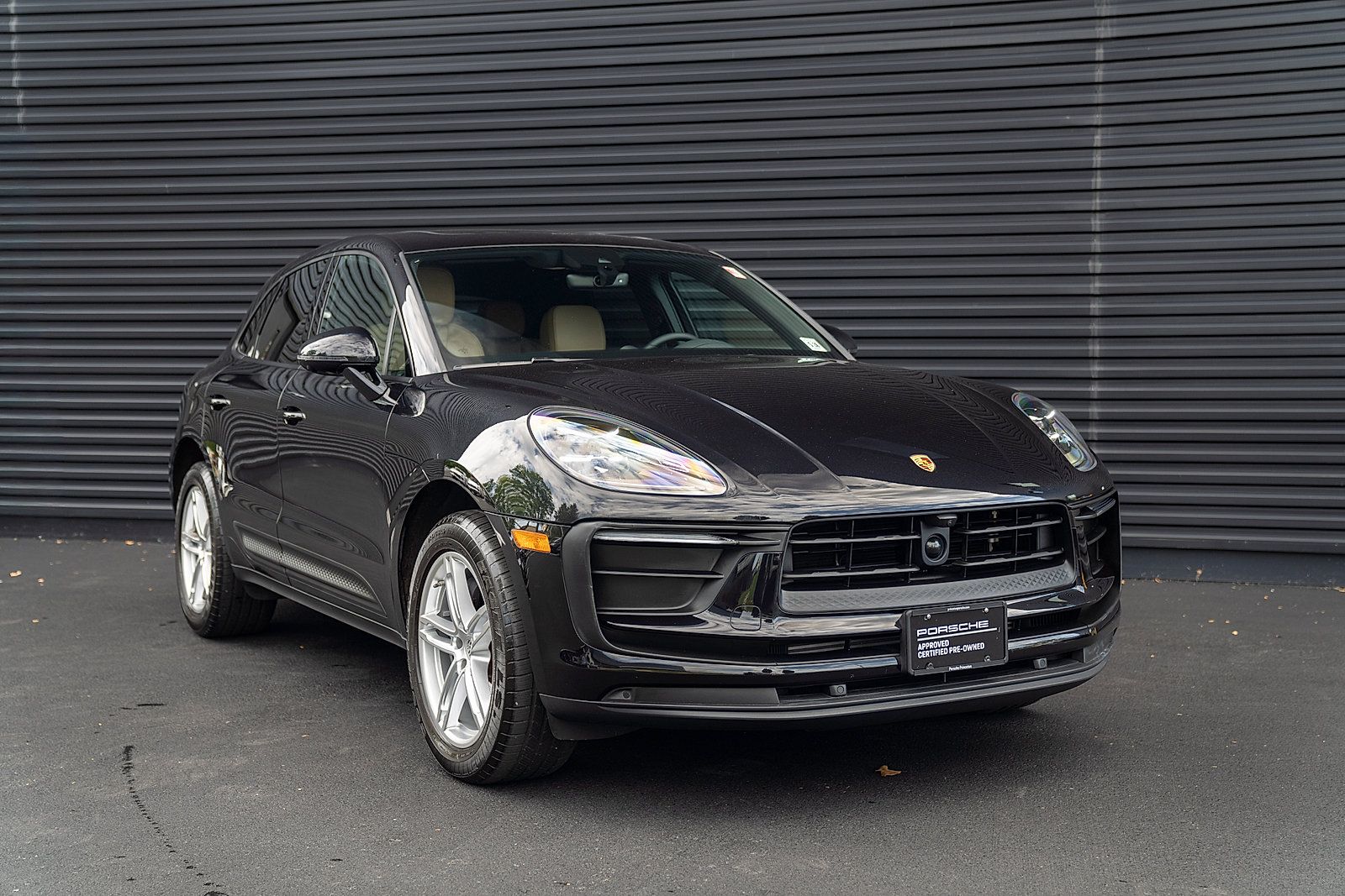 Used 2023 Porsche Macan AWD/4WD image 26