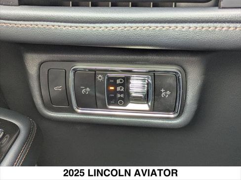 Used 2025 Lincoln Aviator Reserve w/ Equipment Group 201A image 21