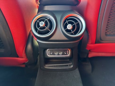 Used 2020 Alfa Romeo Stelvio Ti Sport image 21