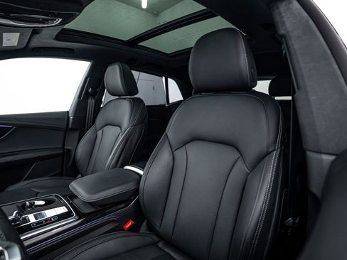Certified 2025 Audi Q8 Prestige w/ Prestige Package image 15
