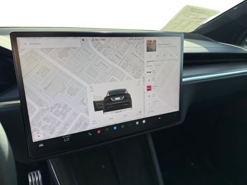 Used 2024 Tesla Model X Base image 12