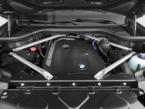 Used 2025 BMW X7 M60i w/ Executive Package image 8