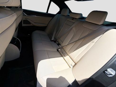 Used 2023 BMW 540i w/ Premium Package RWD image 21