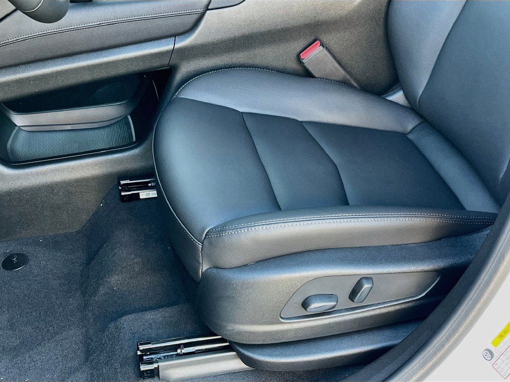 New 2026 Cadillac XT5 Luxury w/ LPO, Floor Liner Package AWD/4WD image 13