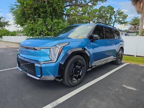 Certified 2024 Kia EV9 GT-Line AWD/4WD image 4