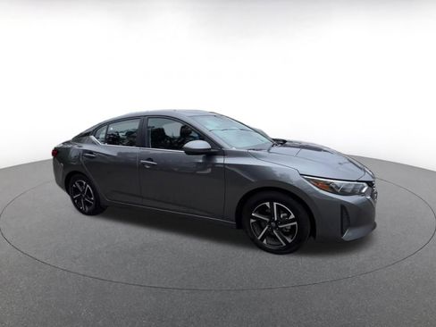 Used 2025 Nissan Sentra SV FWD image 2
