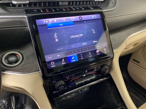 Used 2021 Jeep Grand Cherokee L Limited image 31