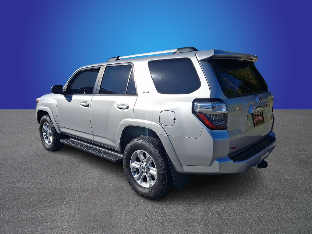 Used 2022 Toyota 4Runner SR5 AWD/4WD image 6