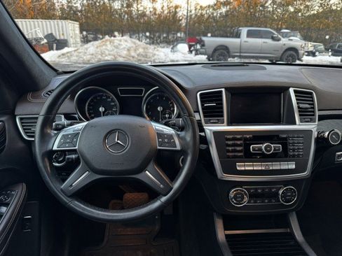 Used 2014 Mercedes-Benz GL 450 4MATIC image 32