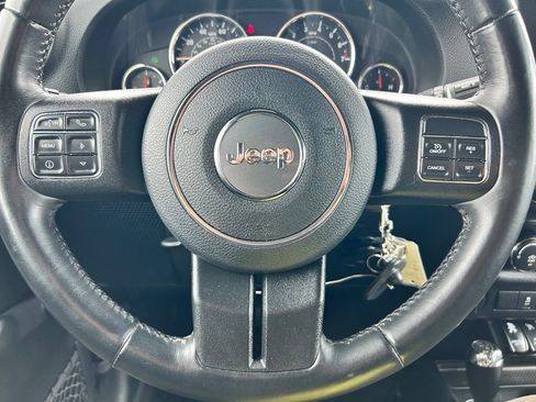 Used 2018 Jeep Wrangler Unlimited Sport w/ Connectivity Group AWD/4WD image 19
