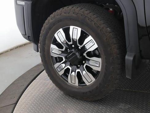 Used 2025 GMC Sierra 2500 Denali image 13
