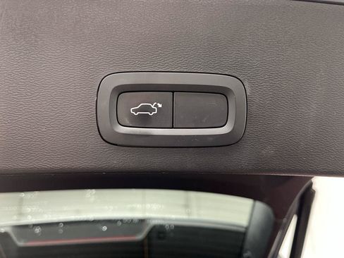 Used 2023 Volvo XC40 B5 Core AWD/4WD image 28