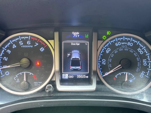 Certified 2023 Toyota Tacoma SR5 w/ Technology Package AWD/4WD image 15